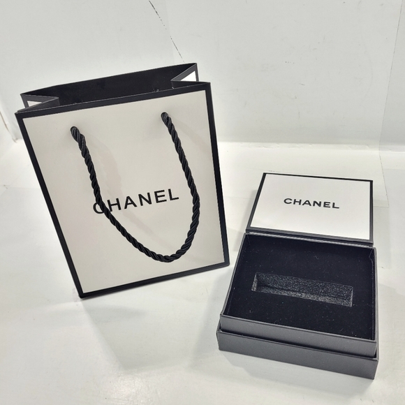 CHANEL GIFT SET EMPTY: BAG+BOX STORAGE ORGANIZING DECORATIVE NEW - Picture 2 of 8